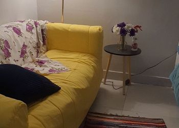 استديو بسرير ماستر وجلسة جانبية
