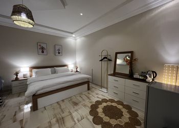 استديو بتصميم انيق ودخول ذاتي
