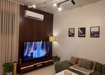 شقة بصالة أنيقة ودخول ذاتي