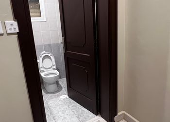 استديو بأثاث مريح وبسيط 