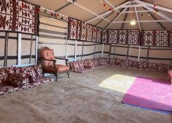 مزرعة بيت ريفي وجلسات خارجية 