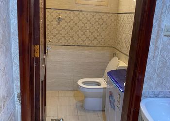 شقة بغرفة معيشة وغرفة نوم 