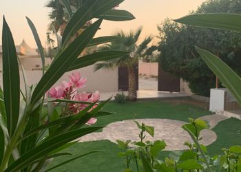 شاليه بصالة جلوس ومسبح 