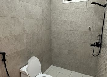 شقة بصالة انيقة وغرفتين نوم