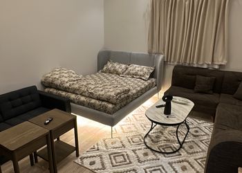 استديو بسرير ماستر وجلسة جانبية