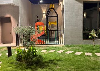 شاليه بألعاب أطفال