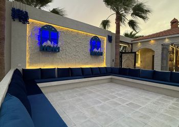 منتجع بصالة وغرفتي نوم ومسبح