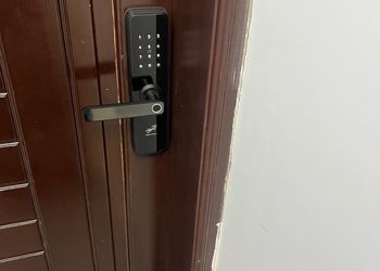 شقة بثلاث غرف نوم وصالة