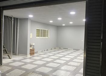 استديو بأثاث مريح وبسيط 
