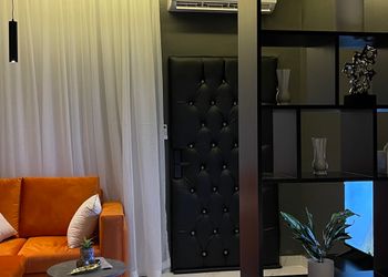 استديو بأثاث مريح وبسيط 