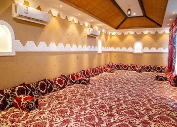 شاليه بمسطح اخضر