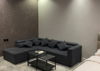 استديو بسرير ماستر وجلسة 