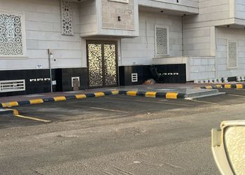 استديو بسرير ماستر وجلسة جانبية