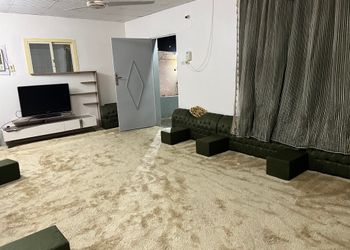 استراحة بفناء خارجي ومجالس