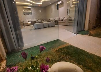 شاليه  بمسطح اخضر  وإضاءة إضافية