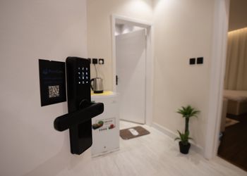 استديو بسرير ماستر وجلسة جانبية 