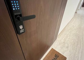 استديو هادئ بدخول ذاتي 