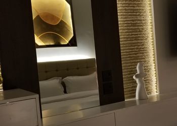 استديو بسرير ماستر وجلسة جانبية