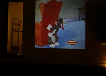 استديو بجلسة سينما خارجية