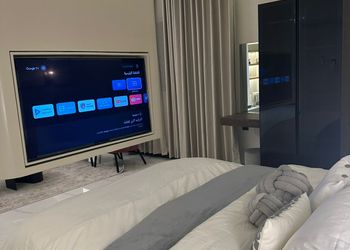 استديو بسرير ماستر وجلسه جانبيه