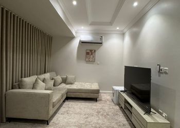 استديو بدخول ذاتي وتصميم هادئ 