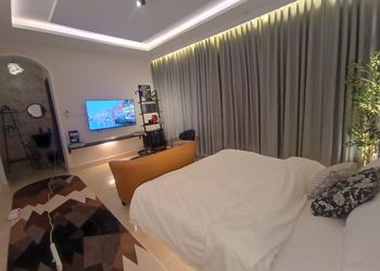 استديو بسرير ماستر وأثاث مريح 