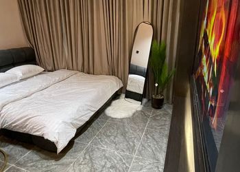 استديو بأثاث مريح وبسيط
