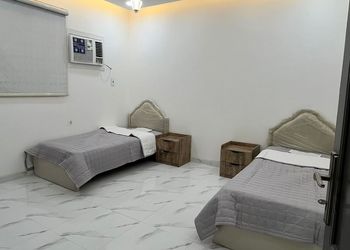 شقة بغرفتين نوم وصالة 