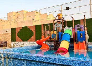 شاليه بمسطح اخضر