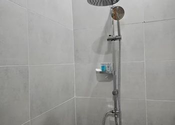 استديو بسرير ماستر وجلسة