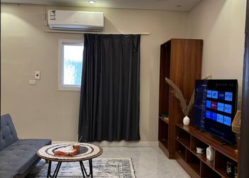 استديو بسرير ماستر وجلسة جانبية