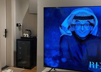 استديو بسرير ماستر وجلسة جانبية