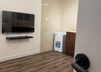 استديو بأثاث مريح وبسيط 