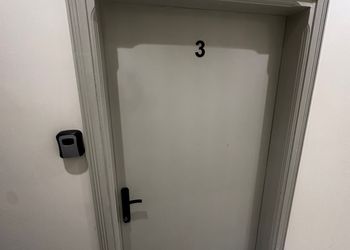 شقة بصالة وغرفة نوم