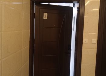 شقة بغرفة معيشة وغرفة نوم 