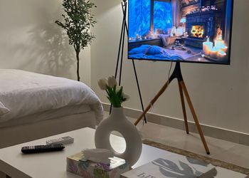 استديو بسرير ماستر وجلسة جانبية