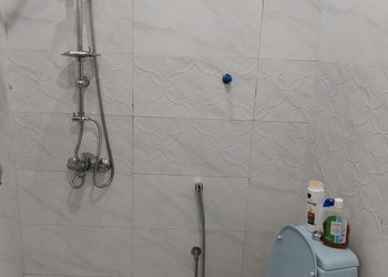 شاليه بألعاب مائية وجلسة خارجية
