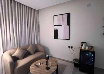استديو بدخول ذاتي وسرير ماستر
