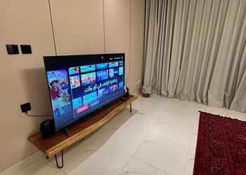 شقة بصالة أنيقة ودخول ذاتي 