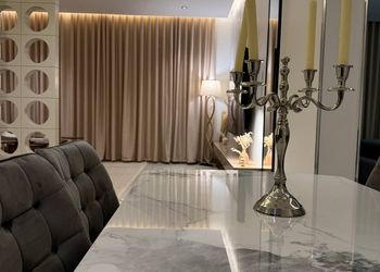 شقة بدخول ذاتي وصالة أنيقة 
