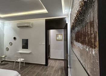 شاليه بتصميم انيق ومسبح خارجي