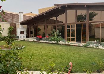 شاليه فاخر بجلسة خارجية ومسبح