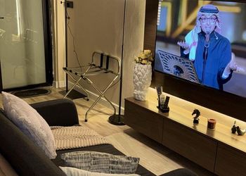 استديو بسرير ماستر وجلسة جانبية 