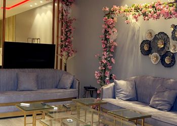 شاليه بصالة أنيقة ومسبح داخلي 