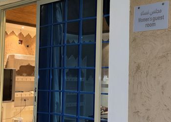 مزرعة بأجواء مميزة وجلسة خارجية 