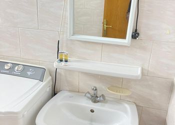 شقة بغرفتين نوم وأثاث مريح