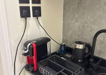 استديو بسرير ماستر وجلسة جانبية