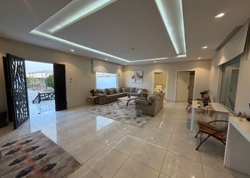 شاليه بجلسة خارجية وألعاب اطفال