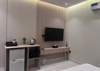 استديو بأثاث مريح وبسيط