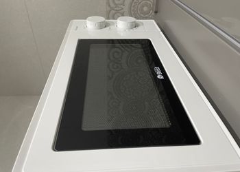 شقة بغرفة معيشة وغرفة نوم 
